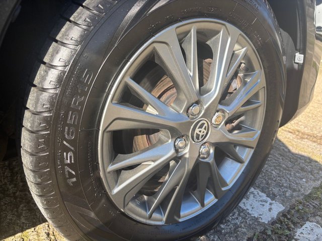 2018 TOYOTA YARIS 1.5 VVT-i Icon - Photo 9