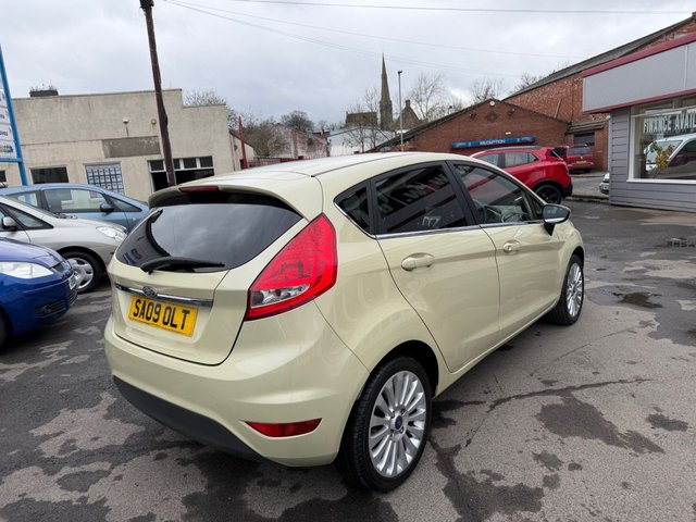 2009 FORD FIESTA 1.4 Titanium Hatchback 5dr Petrol Automatic (154 g/km, 94 bhp) - Photo 5