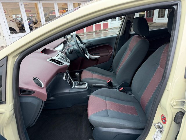 2009 FORD FIESTA 1.4 Titanium Hatchback 5dr Petrol Automatic (154 g/km, 94 bhp) - Photo 6