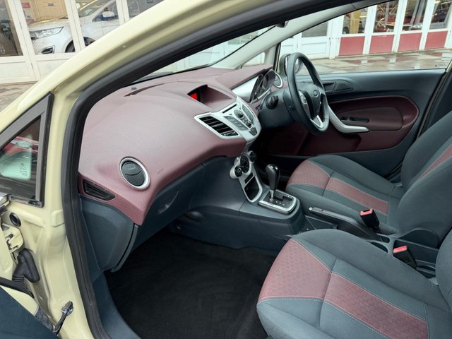 2009 FORD FIESTA 1.4 Titanium Hatchback 5dr Petrol Automatic (154 g/km, 94 bhp) - Photo 7