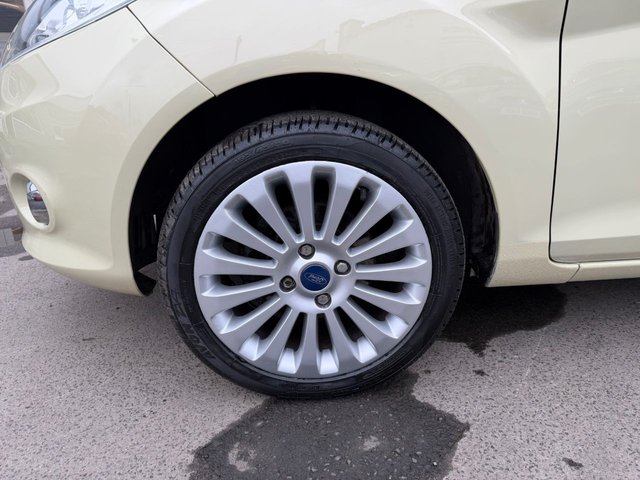 2009 FORD FIESTA 1.4 Titanium Hatchback 5dr Petrol Automatic (154 g/km, 94 bhp) - Photo 11