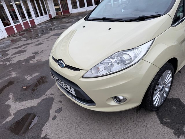 2009 FORD FIESTA 1.4 Titanium Hatchback 5dr Petrol Automatic (154 g/km, 94 bhp) - Photo 10