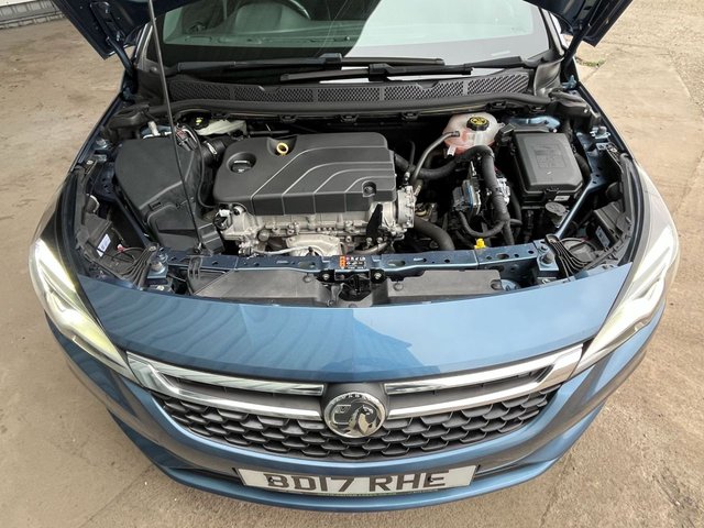 2017 VAUXHALL ASTRA 1.4i SRi Hatchback 5dr Petrol Manual Euro 6 (100 ps) - Photo 12