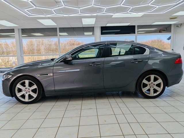 2016 JAGUAR XE - Photo 8