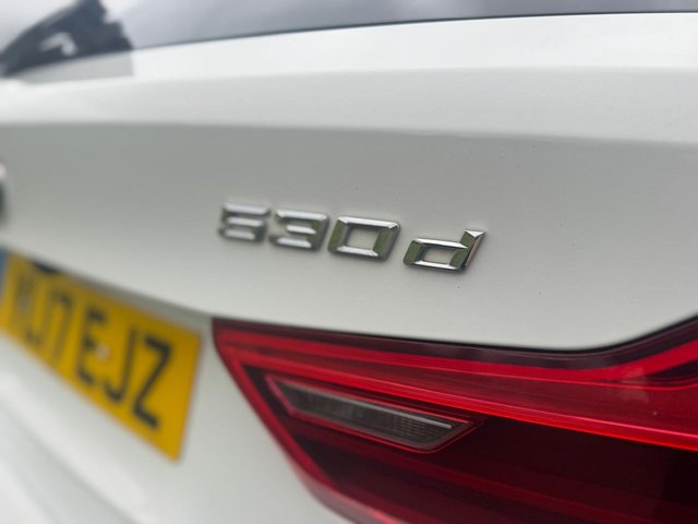 2017 BMW 5 Series 3L M Sport 5dr - Photo 11