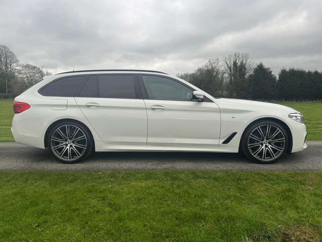 2017 BMW 5 Series 3L M Sport 5dr - Photo 2