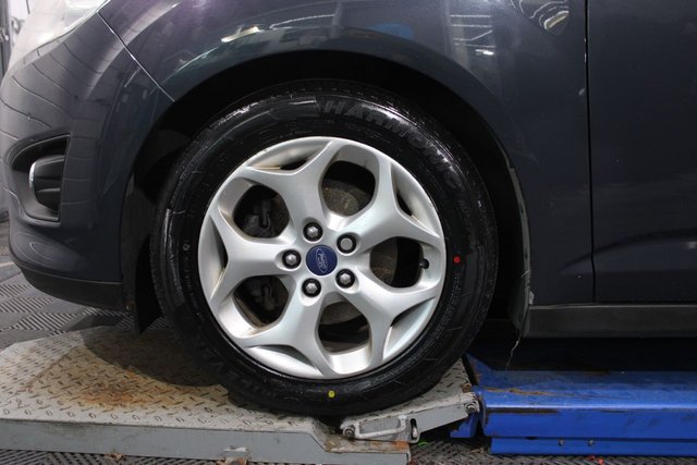 2014 Ford C-Max 1.6L Zetec 5dr - Photo 6