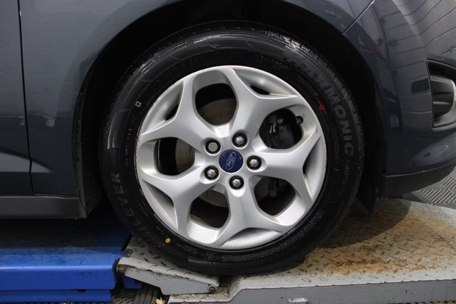 2014 Ford C-Max 1.6L Zetec 5dr - Photo 9