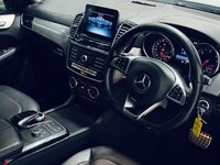 USED 2018 18 MERCEDES-BENZ GLE 3.0 GLE350d V6 AMG Line Coupe 5dr Diesel G-Tronic 4MATIC Euro 6 (s/s) (258 ps) Diamond Silver | Black Leather Interior | Heated Seats | Reversing Camera | Apple CarPlay | Bluetooth | Sat Nav | Electric Seats
