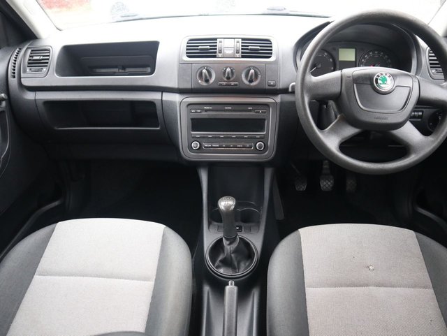2012 Skoda Fabia 1L S 5dr - Photo 2