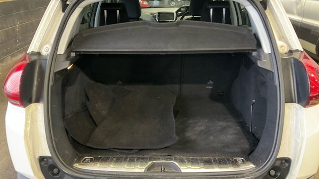 2016 PEUGEOT 2008 - Photo 11