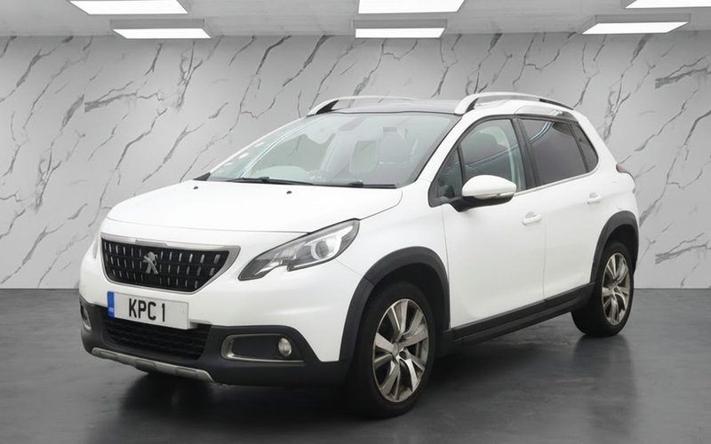 2016 Peugeot 2008 in white — photo 2 of 11