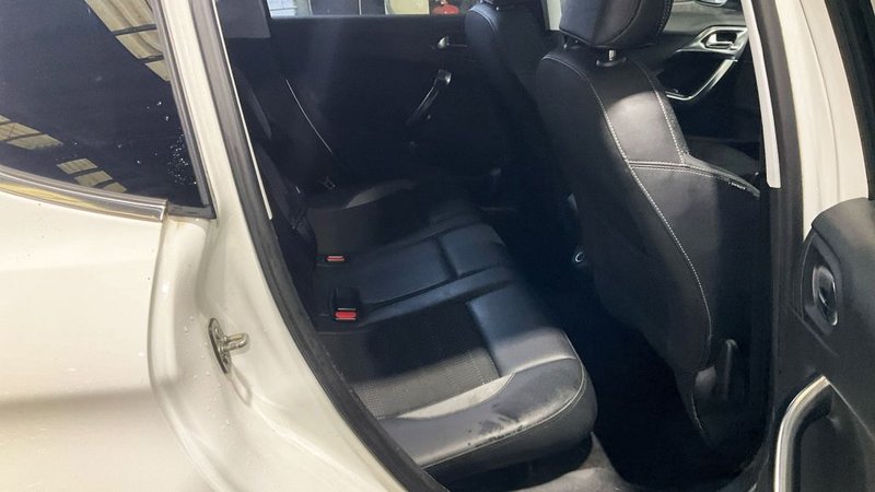 2016 Peugeot 2008 in white — photo 10 of 11