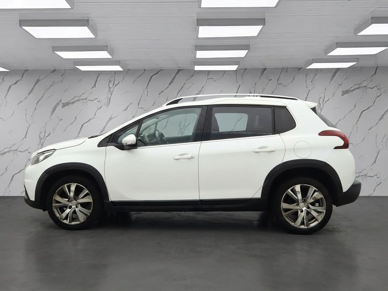 2016 Peugeot 2008 in white — photo 5 of 11