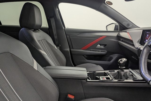 2022 Vauxhall Astra 1.2L Gs Line 5dr - Photo 3