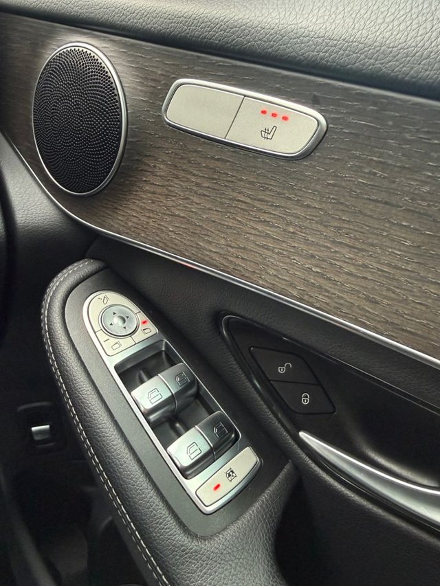 2019 Mercedes-Benz Glc 2L Amg Line 5dr - Photo 10