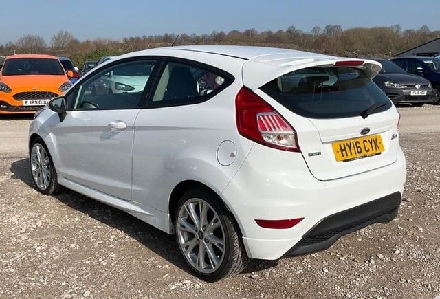 2016 FORD FIESTA - Photo 2