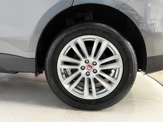 2017 JAGUAR F-PACE 2.0 D180 Portfolio SUV 5dr Diesel Auto AWD Euro 6 (s/s) (180 ps) - Photo 12