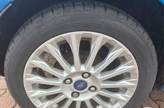 2014 FORD FIESTA - Photo 4