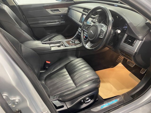 2019 Jaguar Xf 2L Portfolio 5dr - Photo 12