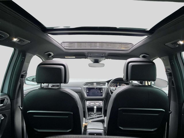 2018 Volkswagen Tiguan 2L R-Line 5dr - Photo 11