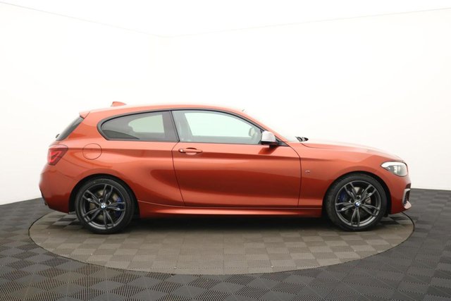 2018 BMW 1 Series 3L Shadow Edition 3dr - Photo 2