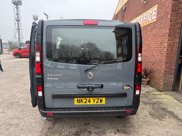 2024 RENAULT TRAFIC 2.0 dCi SL28 Business Minibus Double Cab 5dr Diesel Manual L1 H1 Euro 6 (s/s) (9 Seat) (150 ps) - Photo 5
