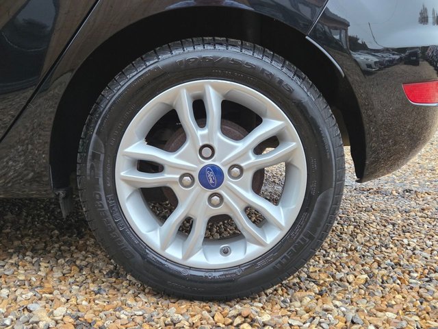 2015 FORD FIESTA 1.0T EcoBoost Zetec Hatchback 5dr Petrol Manual Euro 5 (s/s) (100 ps) - Photo 9