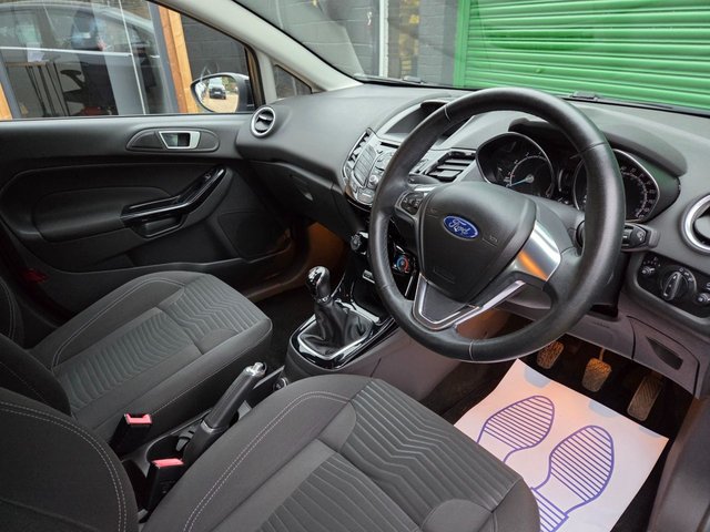 2015 FORD FIESTA 1.0T EcoBoost Zetec Hatchback 5dr Petrol Manual Euro 5 (s/s) (100 ps) - Photo 11