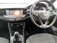 USED 2017 17 VAUXHALL ASTRA 1.4i Turbo SRi VX Line Hatchback 5dr Petrol Manual Euro 6 (150 ps) 18'' ALLOY WHEELS , PHONE PROJECTION  , SERVICE HISTORY , CRUISE CONTROL - SPEED LIMITER , BLUETOOTH CONNECTIVITY AND STREAMING , LANE DEPARTURE WARNING SYSTEM