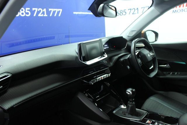 2021 PEUGEOT 2008 - Photo 8