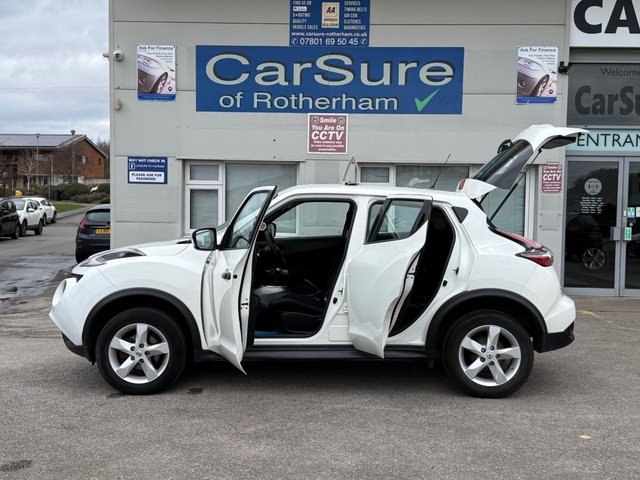 2015 NISSAN JUKE 1.6 Visia SUV 5dr Petrol Manual Euro 6 (94 ps) - Photo 9