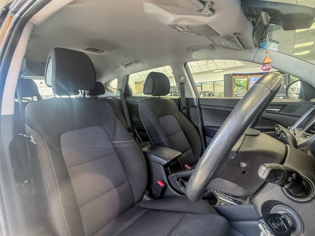 2018 Hyundai Tucson 1.7L SE Nav 5dr - Photo 4