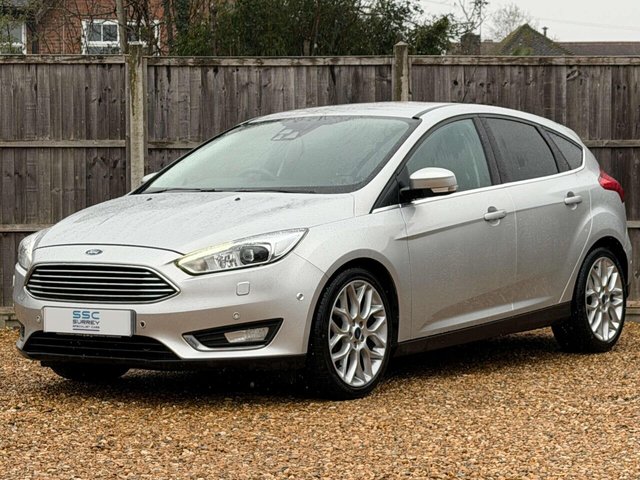 2016 Ford Focus - Photo 2
