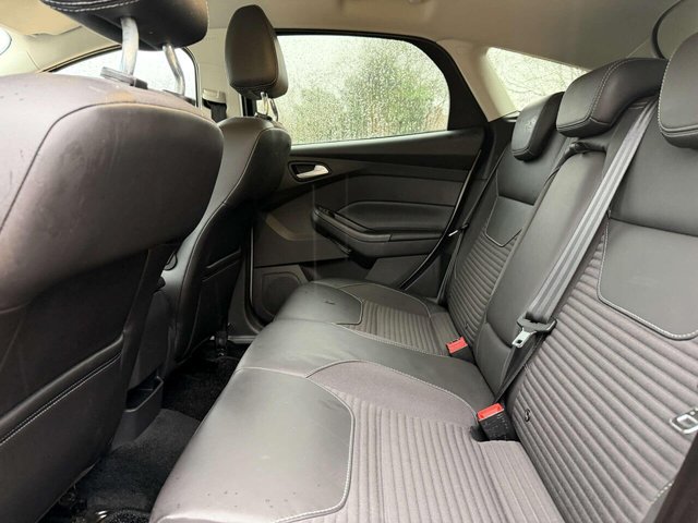 2016 Ford Focus - Photo 10