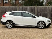 USED 2018 18 VOLVO V40 1.5 V40 Cross Country Professional T3 Auto 5dr Full Service Long MOT Sat Nav