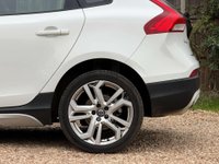 USED 2018 18 VOLVO V40 1.5 V40 Cross Country Professional T3 Auto 5dr Full Service Long MOT Sat Nav