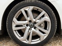 USED 2018 18 VOLVO V40 1.5 V40 Cross Country Professional T3 Auto 5dr Full Service Long MOT Sat Nav