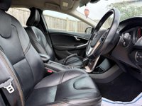 USED 2018 18 VOLVO V40 1.5 V40 Cross Country Professional T3 Auto 5dr Full Service Long MOT Sat Nav