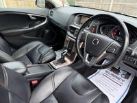 USED 2018 18 VOLVO V40 1.5 V40 Cross Country Professional T3 Auto 5dr Full Service Long MOT Sat Nav