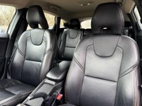 USED 2018 18 VOLVO V40 1.5 V40 Cross Country Professional T3 Auto 5dr Full Service Long MOT Sat Nav