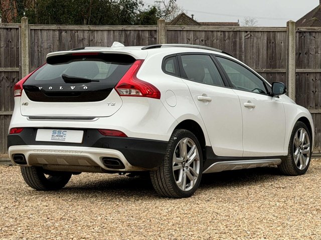 2018 Volvo V40 - Photo 3