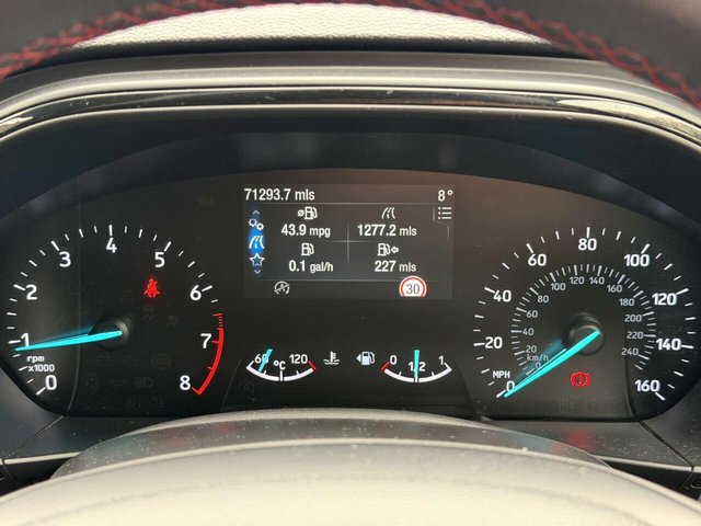 2018 Ford Focus - Photo 9