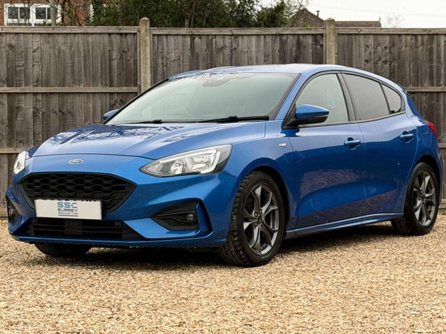 2018 Ford Focus - Photo 2