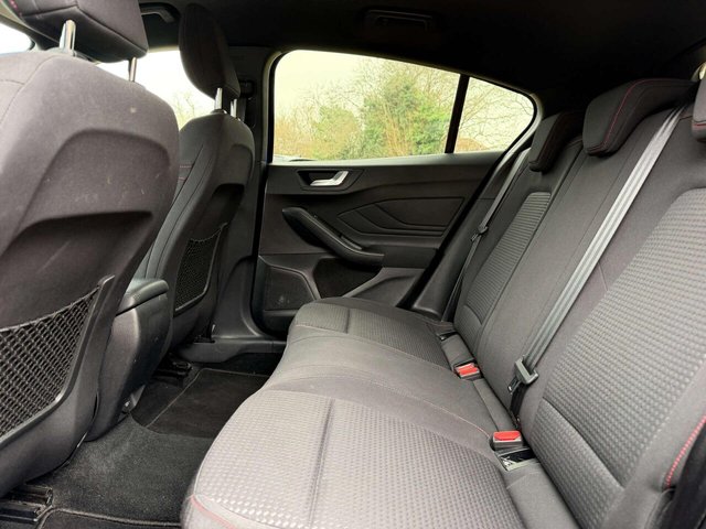 2018 Ford Focus - Photo 10