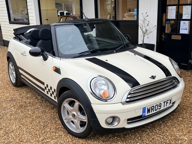 2009 COOPER CONVERTIBLE 2DR PETROL MANUAL EURO 4 115 PS SERVICE HISTORY, LOW MILEAGE,... photo