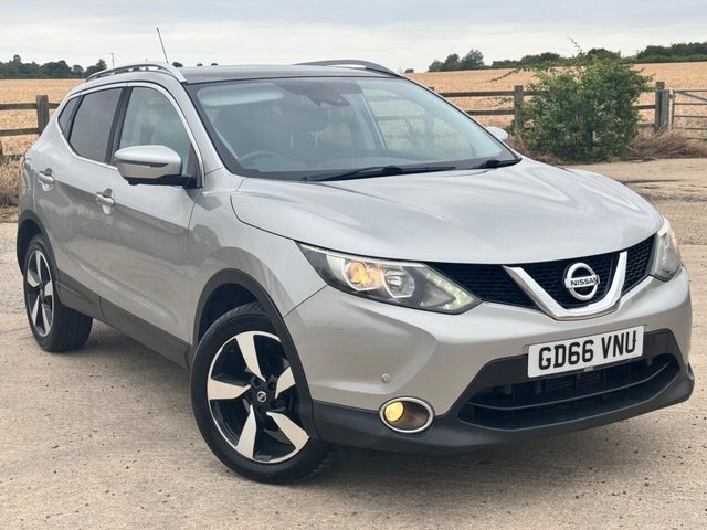 View our Nissan Qashqai range