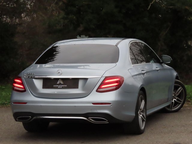 2017 Mercedes-Benz E CLASS - Photo 5