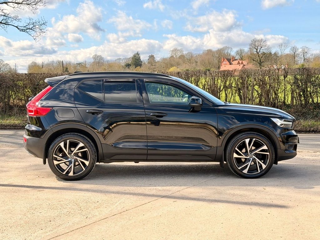 USED 2019 19 VOLVO XC40 1.5 T3 R-Design Pro SUV 5dr Petrol Manual Euro 6 (s/s) (156 ps) 5 Services|SatNav|Camera|Rear & Front Sensors|Half Leather Heated Seats|