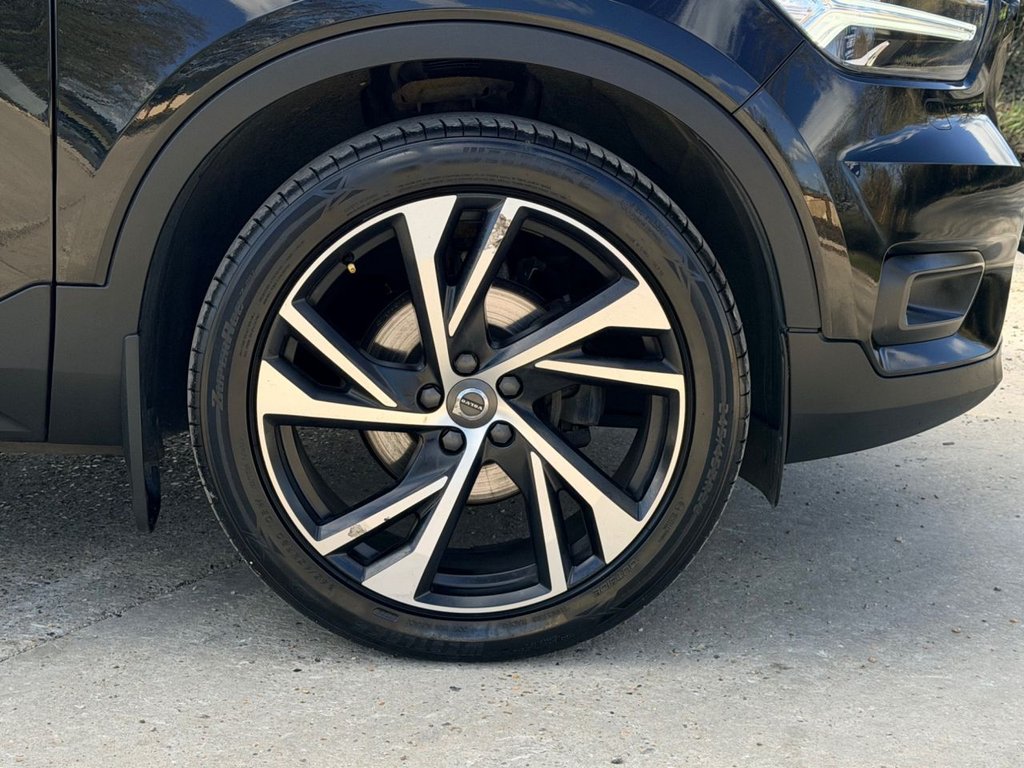 USED 2019 19 VOLVO XC40 1.5 T3 R-Design Pro SUV 5dr Petrol Manual Euro 6 (s/s) (156 ps) 5 Services|SatNav|Camera|Rear & Front Sensors|Half Leather Heated Seats|
